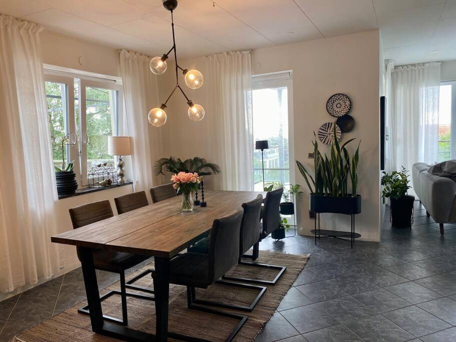 Lejlighed Villalaegenhet I Askim Med Havsutsikt Göteborg